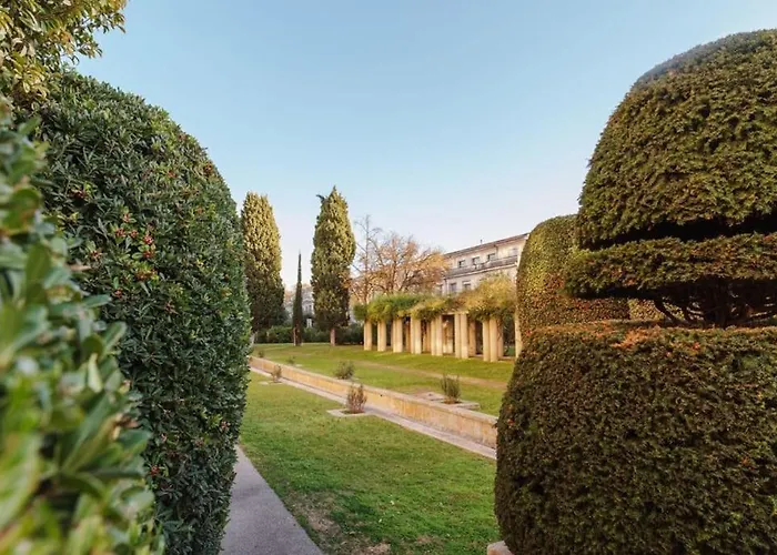 Le Joyau Loft Historique Et Arbore Avec Garage * Montpellier