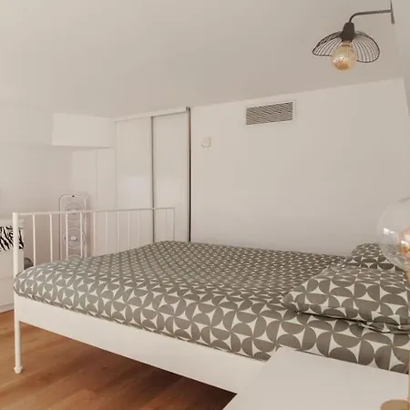 Le Joyau : Loft Historique Et Arboré, Centre-ville * Montpellier